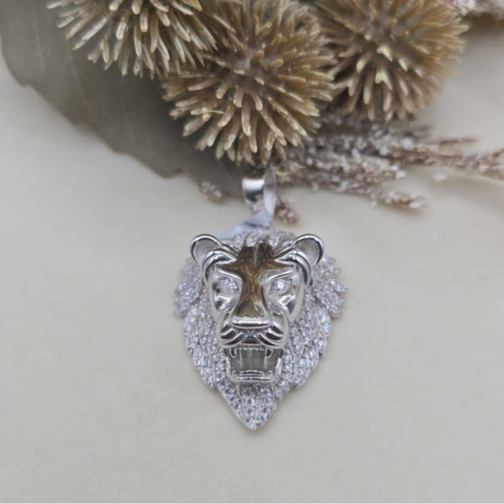 Moissanite silver lion pendant